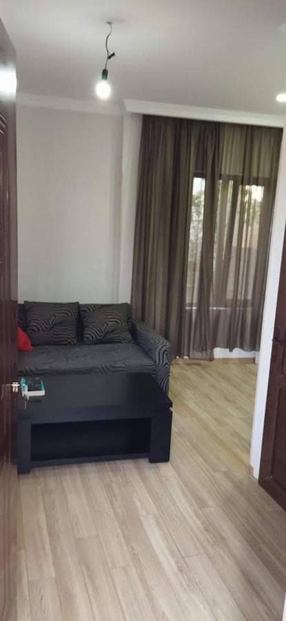 Guesthouse Zeinabi Tbilisi ภายนอก รูปภาพ