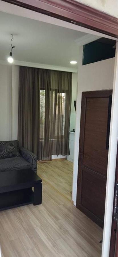 Guesthouse Zeinabi Tbilisi ภายนอก รูปภาพ