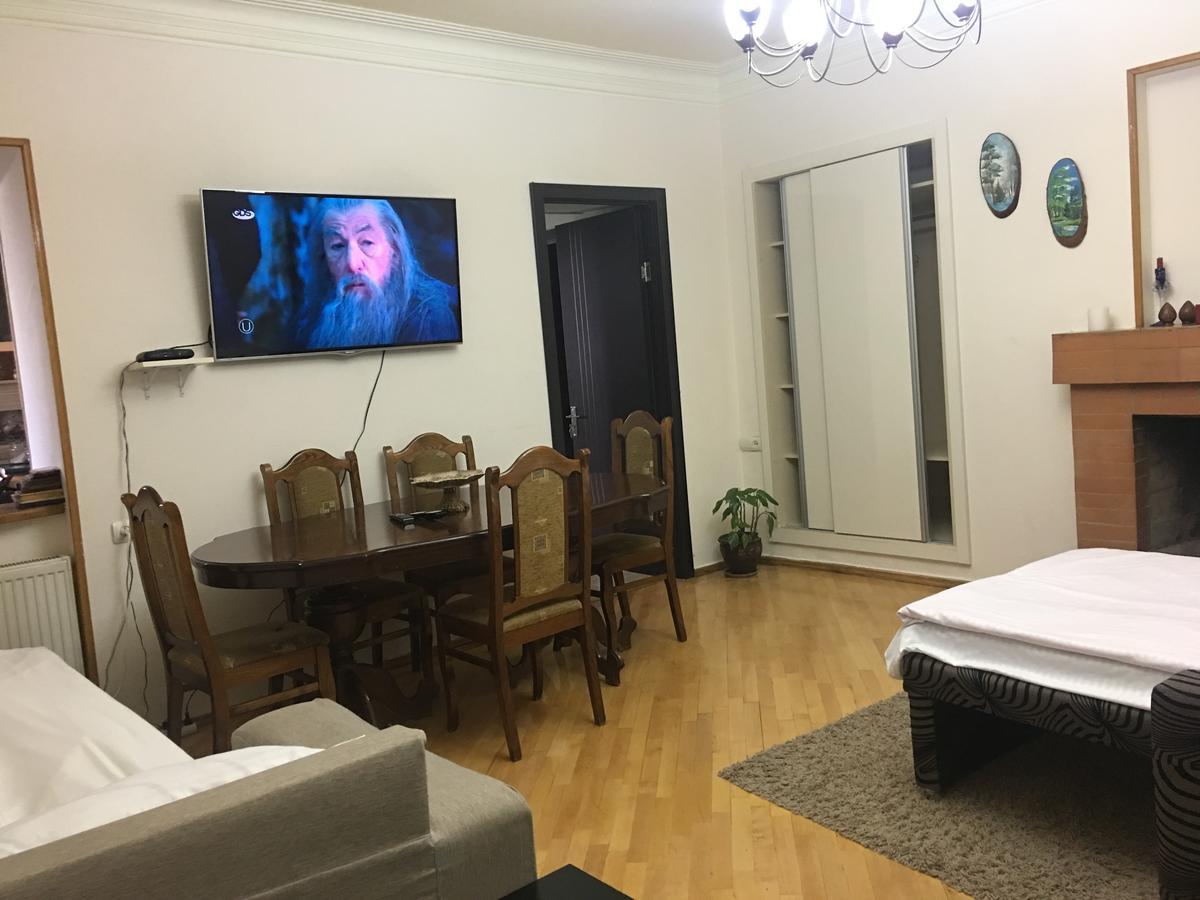 Guesthouse Zeinabi Tbilisi ภายนอก รูปภาพ